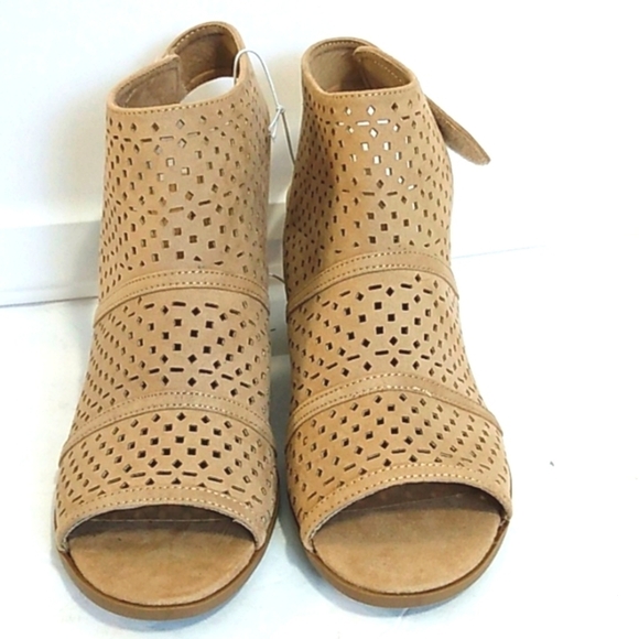 SELF ESTEEM TAN BLOCK HEEL OPEN TOE MULE SANDALS SIZE 10 NWOT - Picture 6 of 7